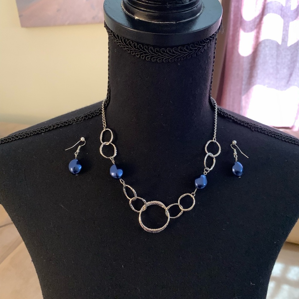 Elegant Silver and Blue Necklace Set